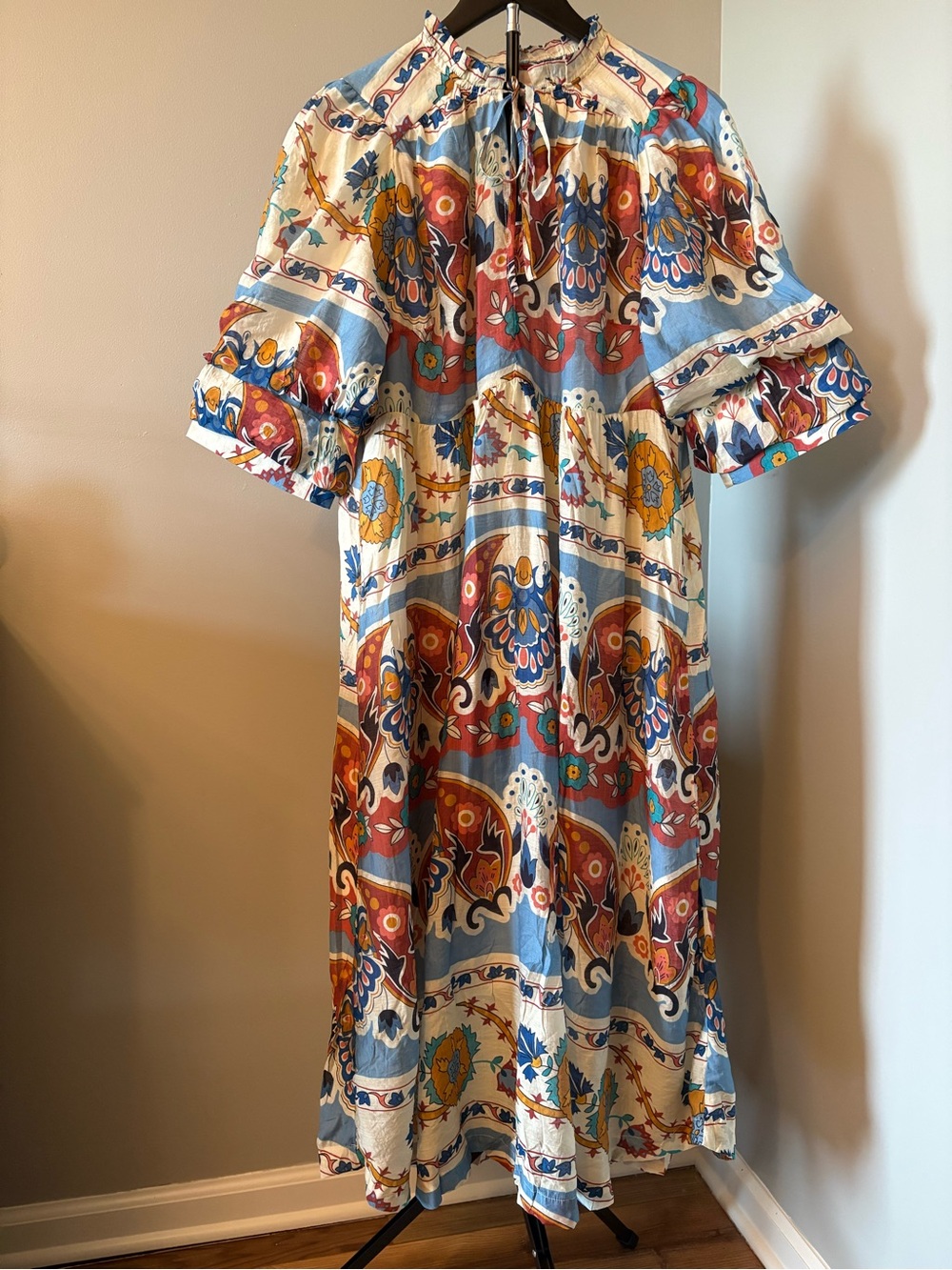 NWT Umgee Size Medium Bohemian Floral Print Midi Dress in Blue, White, and Rust